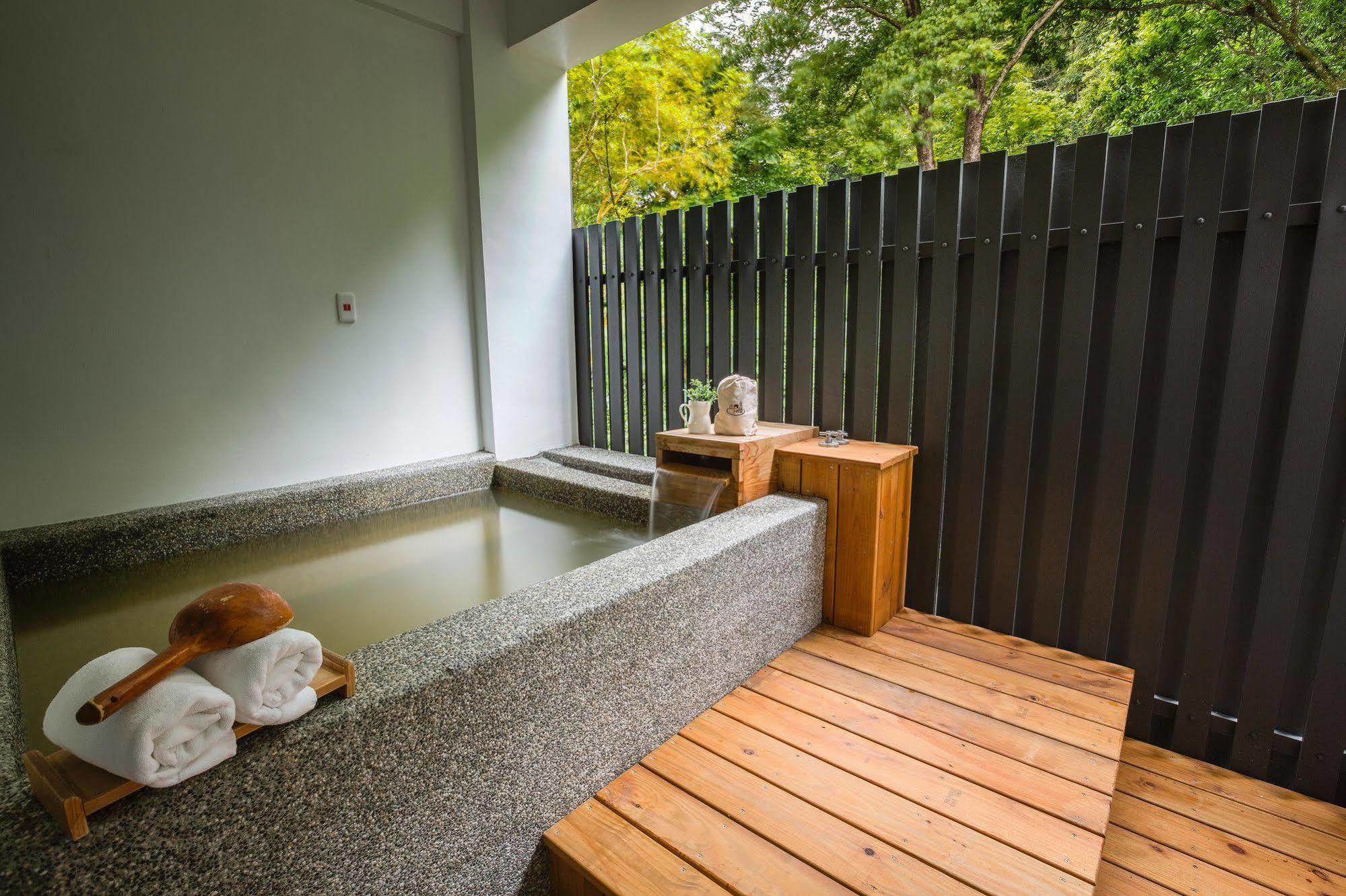 Ruisui Sunshine Hot Spring B&B Екстериор снимка